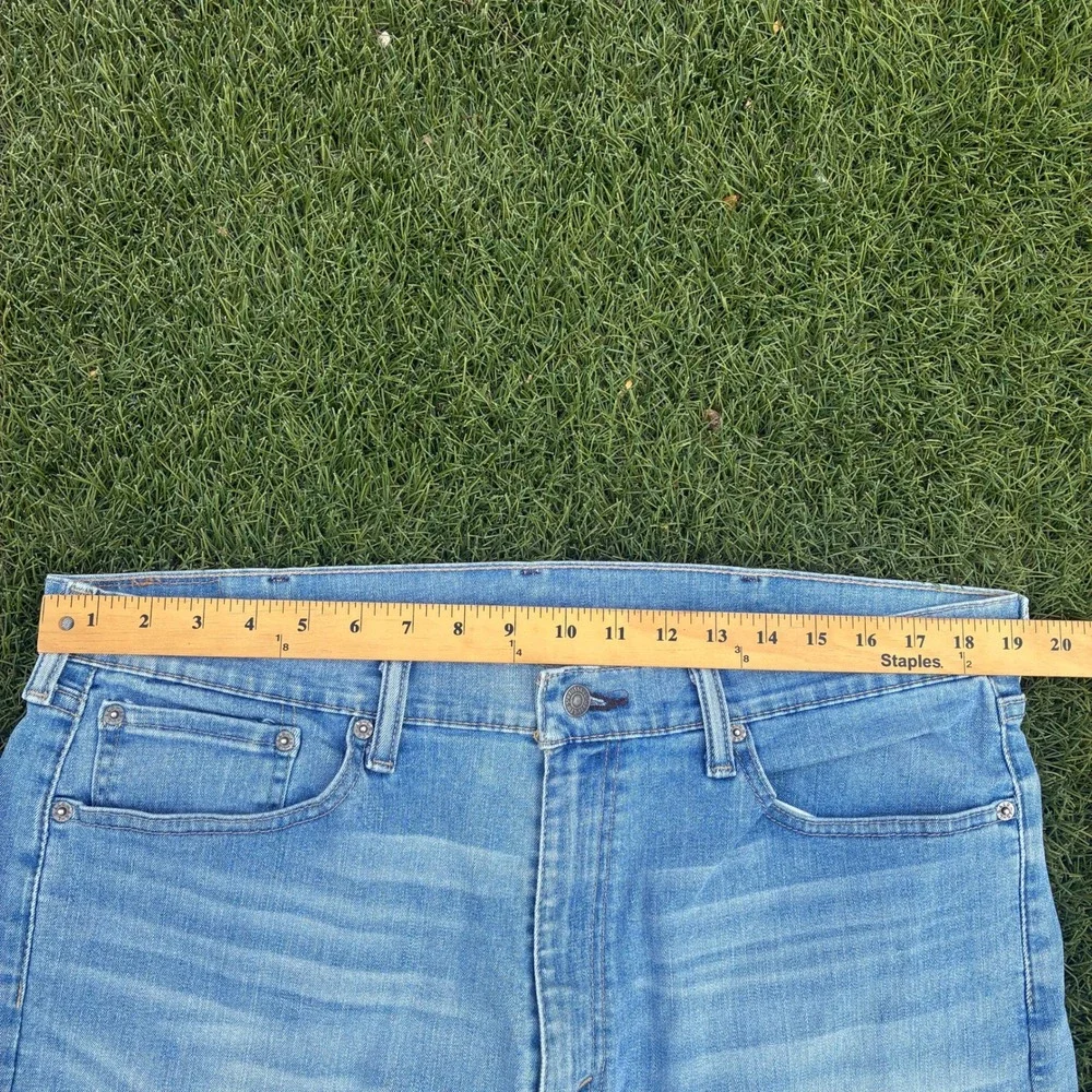 Levis 505 Mens 38x31 Regular Fit Straight Leg Light Wash Blue Stretch Jeans